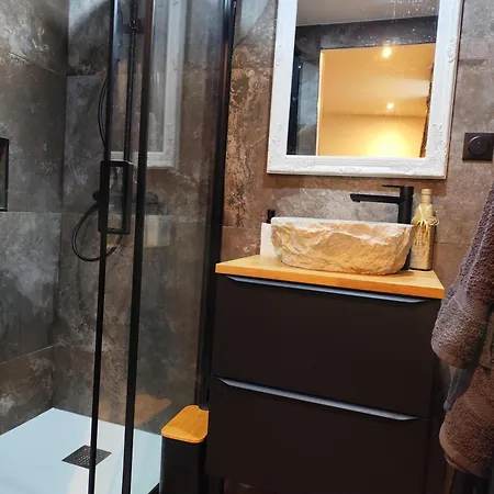 Chateau De La Sagesse 公寓