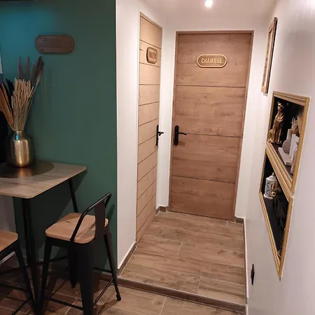 Chateau De La Sagesse 公寓 *