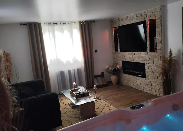 Chateau De La Sagesse Apartment